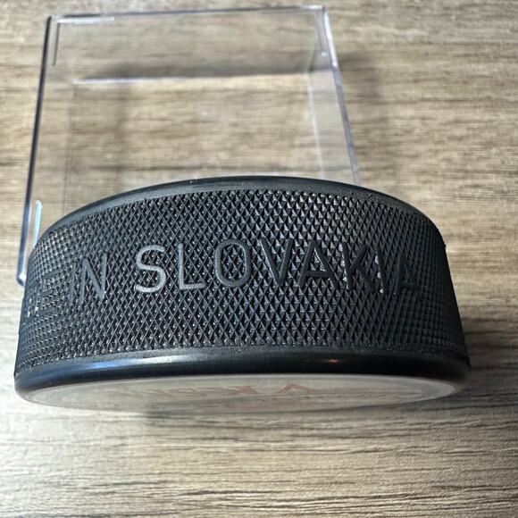 Red Wings Vladimir Konstantinov Sergei Mnatsakanov "Believe" Memorial NHL puck - Picture 3 of 6